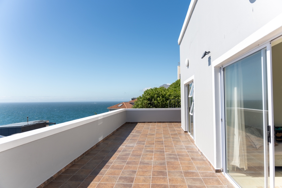 6 Bedroom Property for Sale in Fish Hoek Western Cape